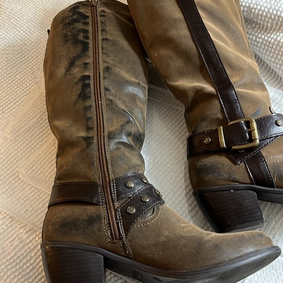 Air Madeline brown high to the knee boots. Size 7.5. Side zip. - Picture 6 of 8